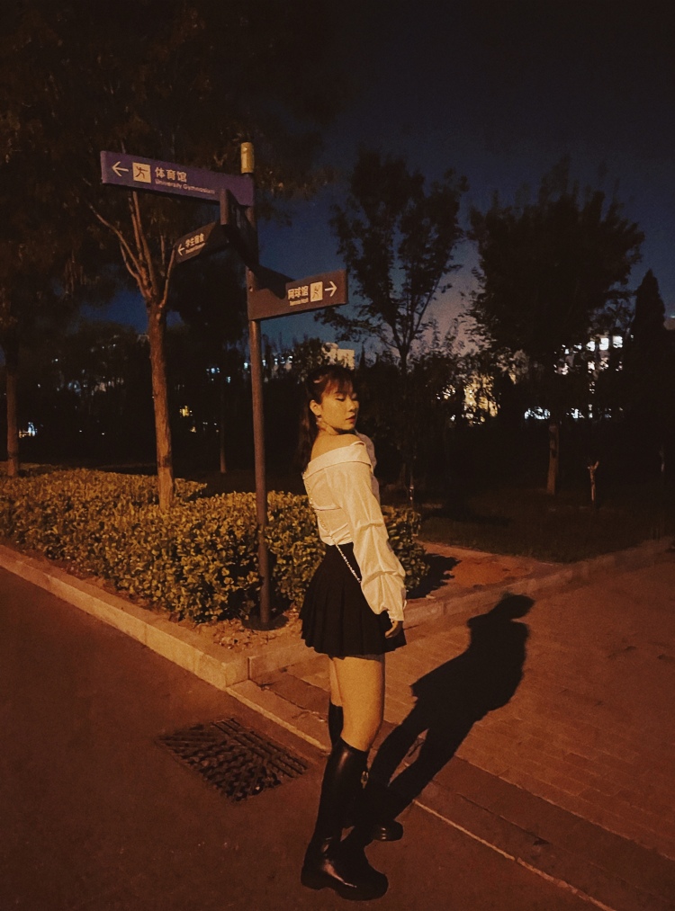 高小珊-天津市·天津市·滨海新区-抖音、快手、某红薯、微博-在校大三舞蹈生,又非常🉑️拍照p图技术,写测评非常不错👍,体型微胖,身高170,💰不要求很多,只是喜欢拍照。
