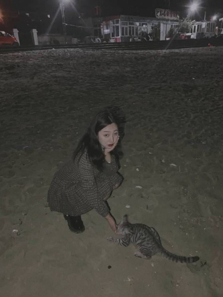 小熊软糖-辽宁省·大连市·长海县--158cm.68kg的小个子微胖女孩，擅长搭配，穿衣显瘦，会p图。