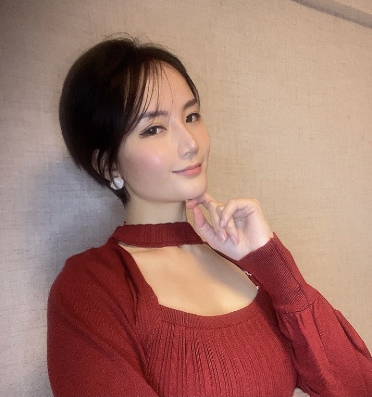 Joy-广西壮族自治区·南宁市·良庆区-抖音 某红薯-个人是健身爱好者 抖音健身达人，可接寄拍衣服类型不限，运动用品都可以，户外室内拍摄都可以按照要求完成。