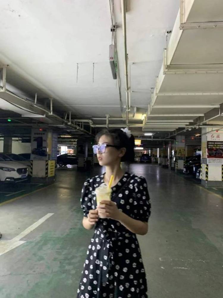 爱吃鱼-湖南省·岳阳市·岳阳楼区-抖音 微博 某红薯-接单服务范围：买家秀、开箱测评、免费试用、探店打卡、平面模特兼职。