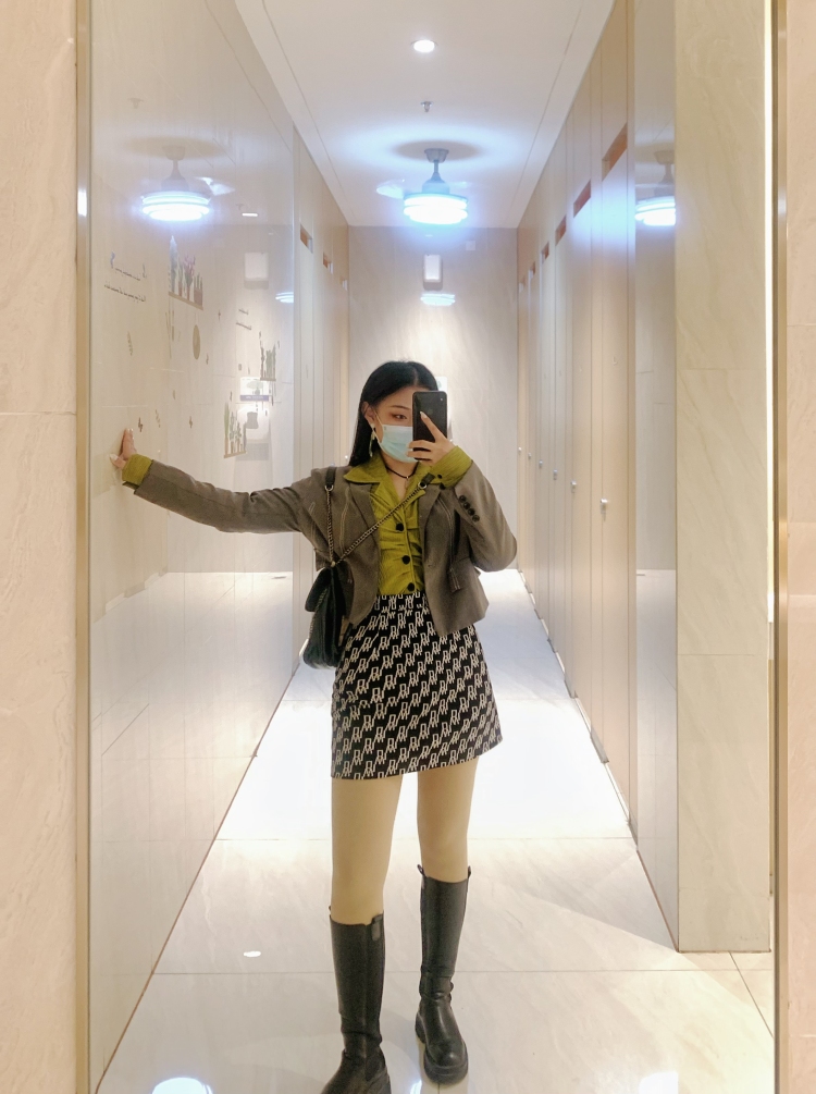 祝余🌾-河北省·唐山市·路北区--可以驾驭多种风格,太可爱的不行 出图快、更适合辣妹风格 各种品类都能接