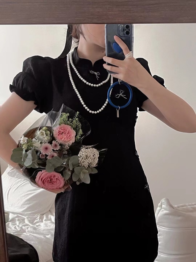 我想做个小废物-浙江省·金华市·义乌市--170/145可接微胖服装,身材比例较好,会p图,会搭配,也可接首饰