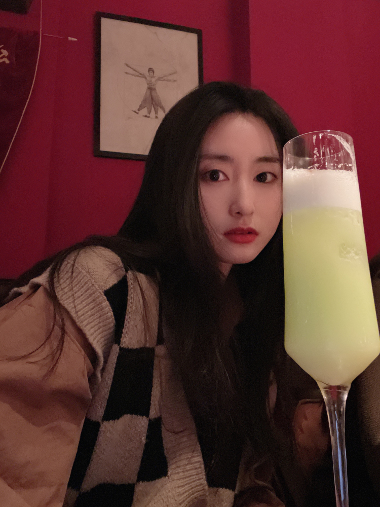 憨憨🦔-上海市·上海市·静安区-某红薯-日常更新跳舞视频 练舞 宠物系列等视频 喜欢拍照 探店 旅游 好玩的事情
网红湾是个很好的机遇 希望可以打开新的一扇大门