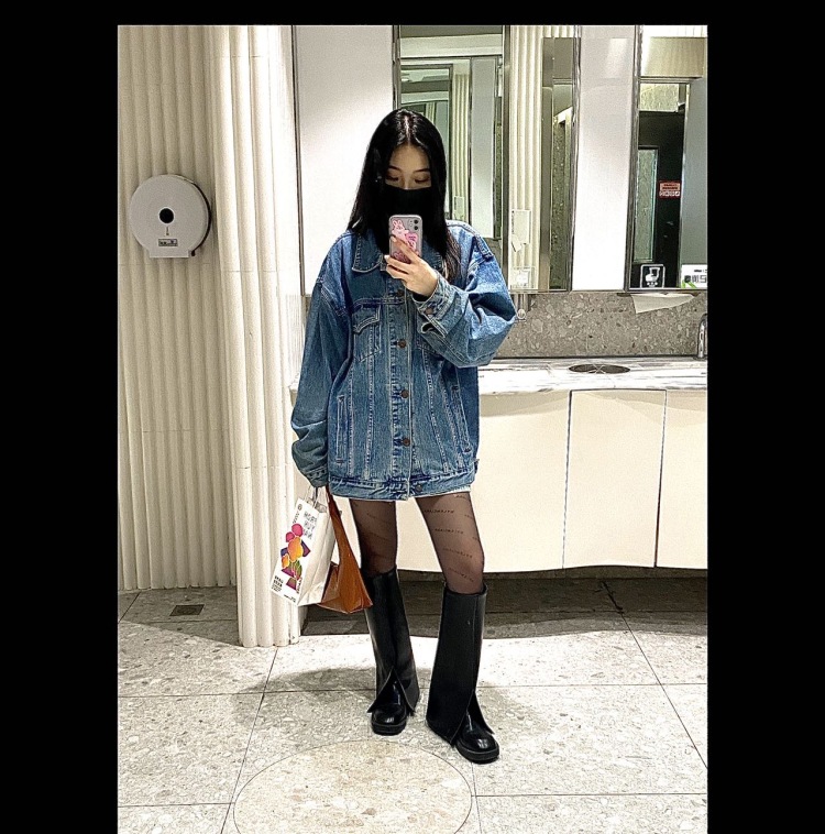 ugly.tuu-重庆市·重庆市·南岸区--身高：166
体重：92
三围：85 59 85
1.擅长穿搭拍照
2.有模特工作经验
3.照片包括摄影师约拍作品、日常自拍（原图+美图微调）