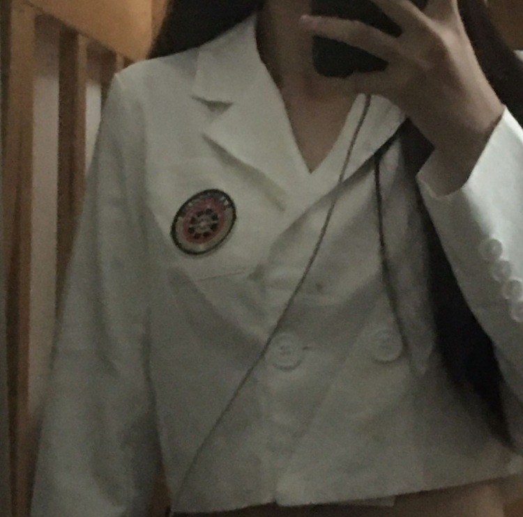 麻辣烫杀手🥷（黑化版）-广东省·湛江市·徐闻县--我挺会拍照的 爱好弹钢琴 身高一米七 体重105斤 想要接寄拍！