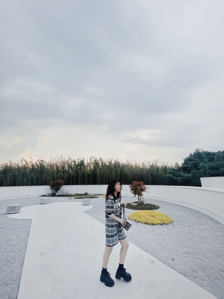 CAOXXXR-四川省·成都市·成华区--擅长拍照、P图，自由职业，可全身心投入创作作品。承接买家秀、种草带货、直播带货、短视频带货、私域流量推广、APP|小程序|游戏|网站测评推广、店铺代播、短视频vlog创作、开箱测评、免费试用、探店打卡