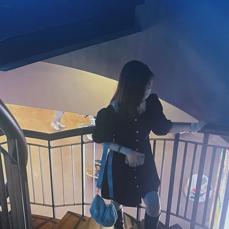 莓莓.-河南省·平顶山市·新华区-抖音-可接买家秀、寄拍、送拍
可接衣服、鞋子、美瞳、美甲、眼镜框、饰品、帽子、围巾、包包、美妆等
身高172cm
体重52kg
会p图 会剪视频
苹果12相机拍摄
效率高出图快质量好