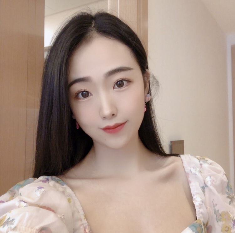 天才少女龙🌺-广东省·佛山市·禅城区--本人身高167-96斤，自己会修图，皮肤白。饰品，衣服，包包，鞋子都可接。