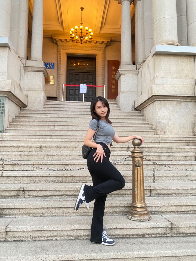 Nancy小闻-广东省·广州市·海珠区-抖音-佣金多少无所谓,可以试穿试用很多产品拍照就可以,有假发,可以变换多种风格