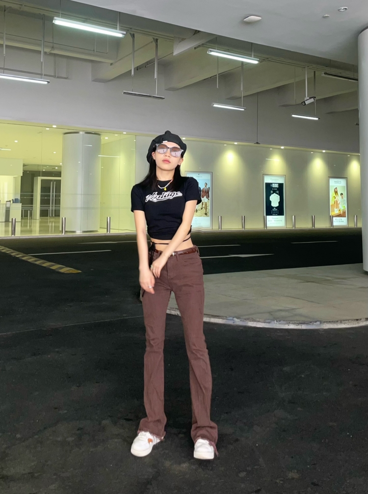小小呀-湖南省·长沙市·开福区--非常喜欢拍照 很会p图 兼职模特
身高163 体重94
接寄拍 包包 衣服 鞋子 饰品
驾驭各种风格