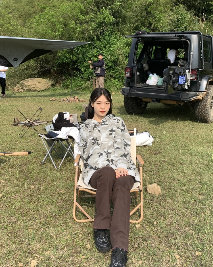 小小呀-湖南省·长沙市·开福区--非常喜欢拍照 很会p图 兼职模特
身高163 体重94
接寄拍 包包 衣服 鞋子 饰品
驾驭各种风格