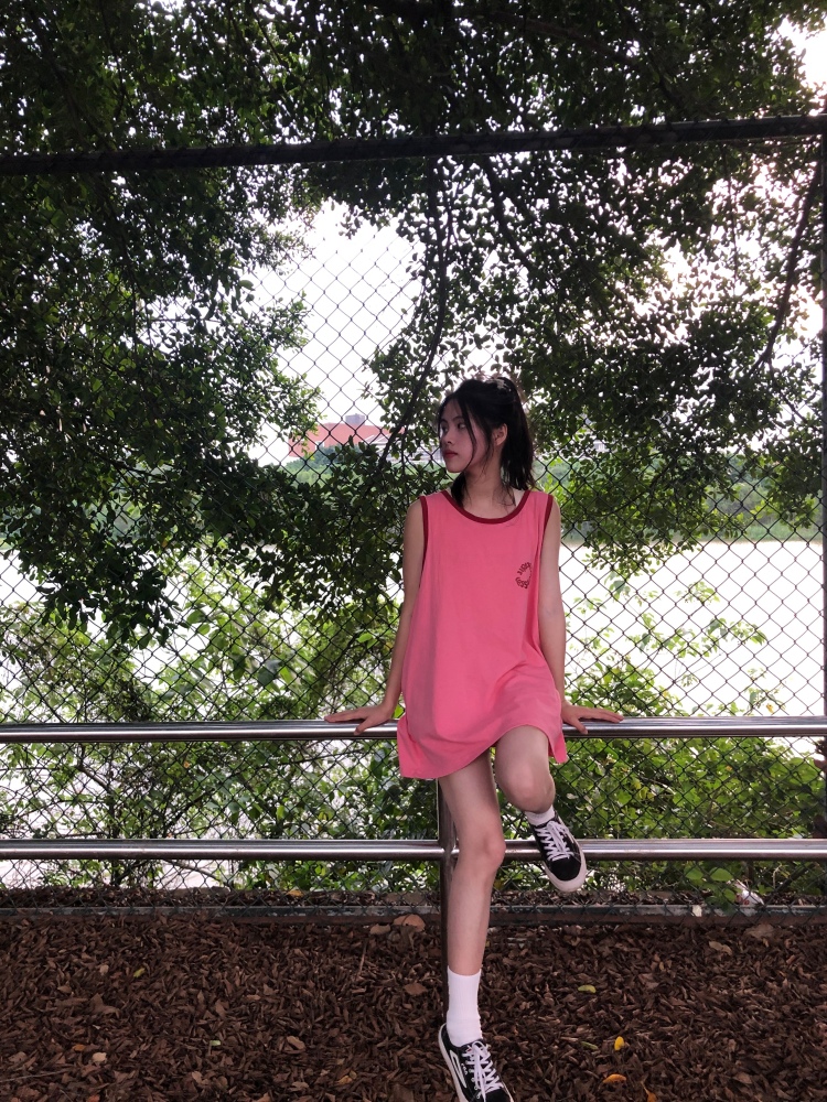 ʚɞ-广东省·佛山市·南海区--我是一个大一在校大学生,平常有很多空闲时间,喜欢拍照会ps,身高165体重45。需要的商家可以长期合作