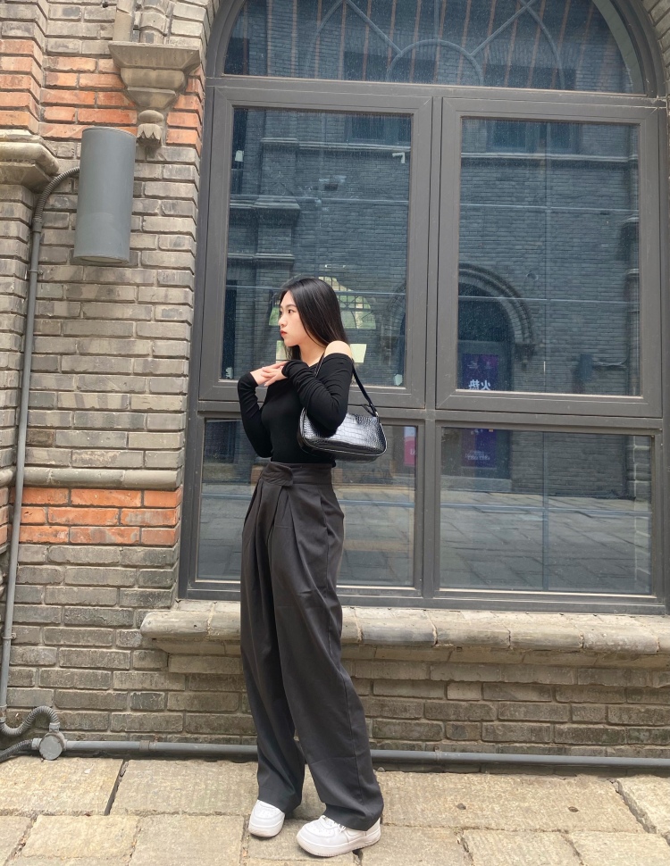 Rebom-河北省·石家庄市·长安区--身高162 体重96 很会拍照 会修图 之前做过淘宝寄拍 ，出图快