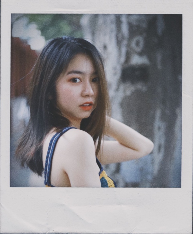 柚子味儿的可乐💕-上海市·上海市·松江区-某红薯,抖音,微博-热爱生活,热爱自己,喜欢研究穿搭和美妆的cool girl,希望能够通过镜头传递这个世界上所有的温暖的美好~身高160 45kg
接寄拍和合作~