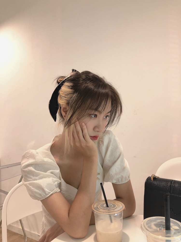 .-广西壮族自治区·南宁市·西乡塘区--一个在校大学艺术生 身高167 体重95  擅长画画  喜欢拍照  很好说话的  什么风格都愿意尝试  因为专业学的就是艺术这方面  所以对自己的照片还是有点点小要求的  绝对包满意！