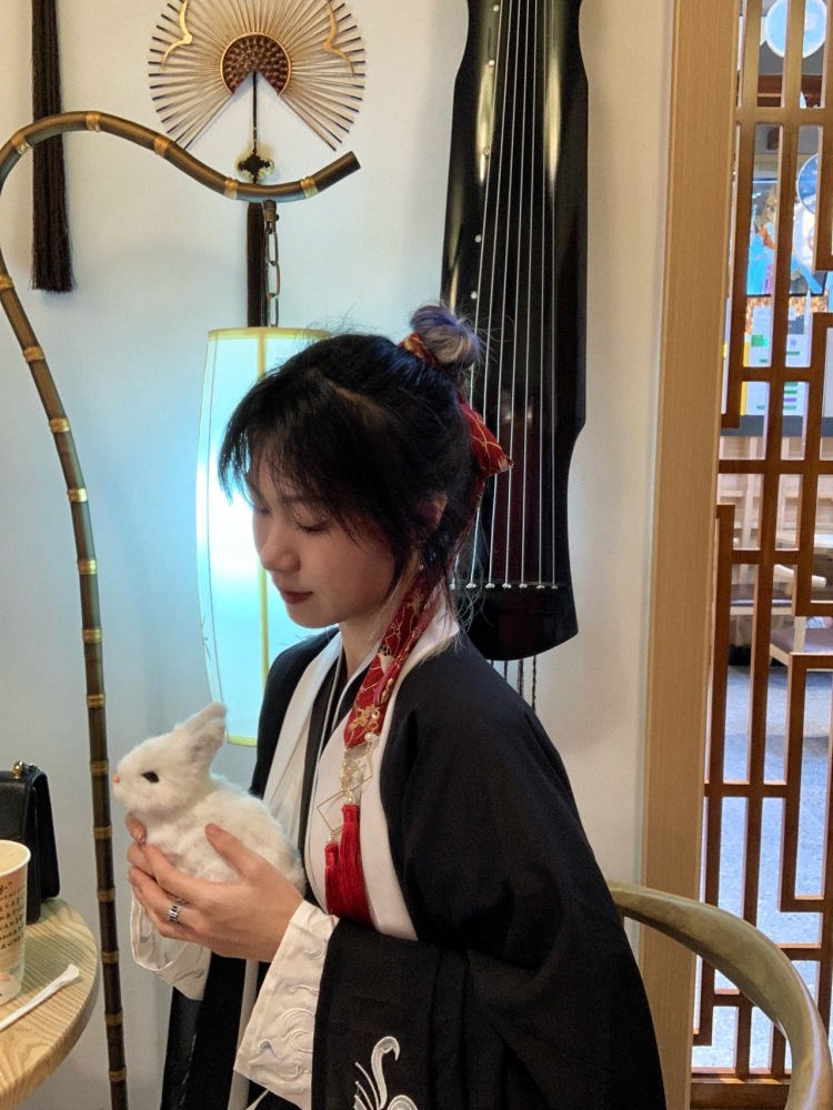 .-广西壮族自治区·南宁市·西乡塘区--一个在校大学艺术生 身高167 体重95 擅长画画 喜欢拍照 很好说话的 什么风格都愿意尝试 因为专业学的就是艺术这方面 所以对自己的照片还是有点点小要求的 绝对包满意!