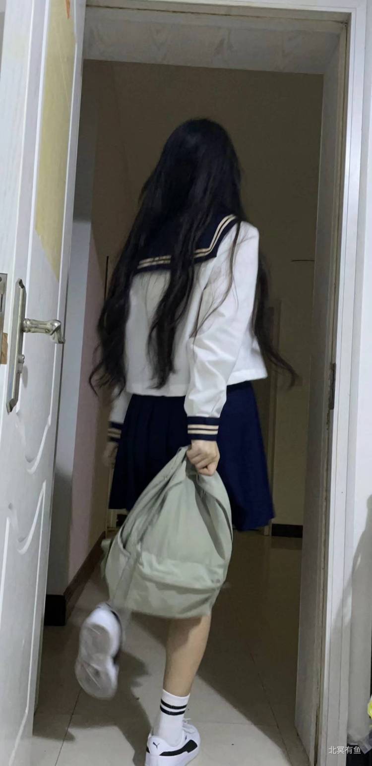 北冥有鱼-安徽省·滁州市·琅琊区--接衣服寄拍,会p图,价格可以商量,新人球球老板看看我!可以驾驭各种风格,诚信经营,老六勿扰