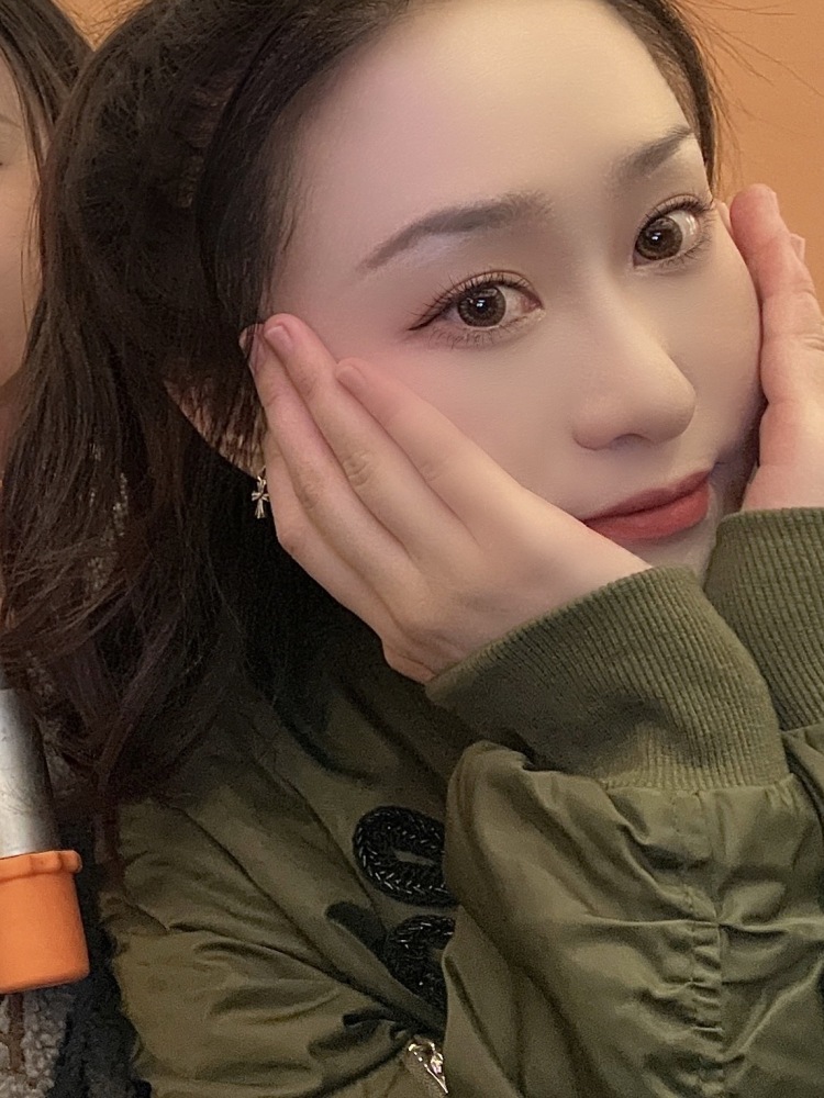 lily-山东省·威海市·环翠区--接单接单，买家秀，产品测评，衣服，鞋子，首饰，化妆品护肤品，美瞳等等都接