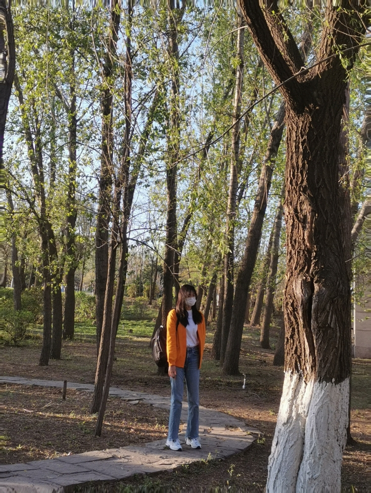 多吃点菜🍅-辽宁省·锦州市·凌河区--素人 接服装寄拍,可发某红薯 有一千粉丝
身高178体重130斤