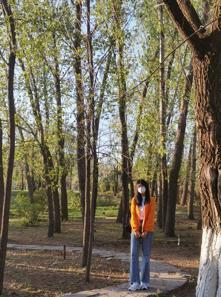多吃点菜🍅-辽宁省·锦州市·凌河区--素人 接服装寄拍,可发某红薯 有一千粉丝
身高178体重130斤