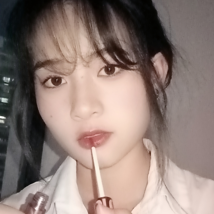 Y.-云南省·昆明市·盘龙区--一名在校大学生,身高154,爱拍照,会化妆,会修图,接寄拍,鞋袜,包包,衣服都可