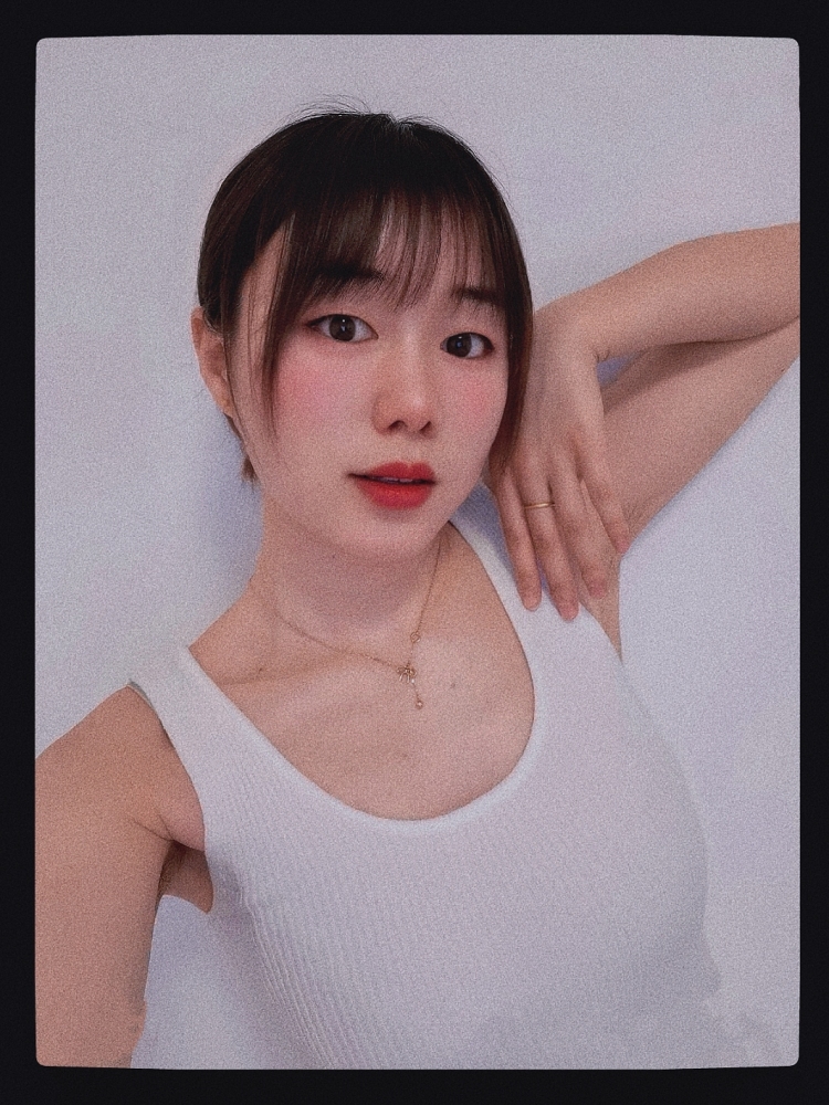 卖美瞳的小优优🙊-云南省·楚雄彝族自治州·姚安县--会拍照会修图 风格多样，身高165cm，体重112斤，接送拍寄拍买家秀
彩妆、饰品、服装、鞋袜都可以，喜欢拍照修图出图快图片清晰