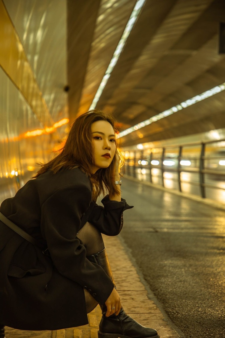 Serena-浙江省·绍兴市·诸暨市--爱拍照，热爱酷、辣风格，身高171cm，体重105斤，可接买家秀、主图、小视频等