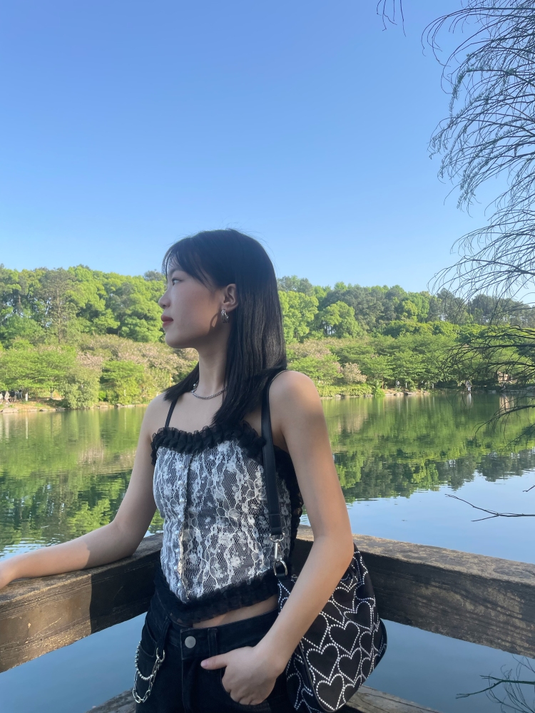 小小呀-湖南省·长沙市·开福区--很会拍照p图
什么风格都可以驾驭
可接 衣服 包包 饰品
选我准没错