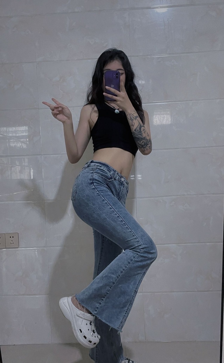 婉君仙女.-福建省·厦门市·海沧区-WOXIANGNILE4626-身高170体重115 会穿10厘米高跟鞋 擅长拍照p图 能驾驭各种风格 会化妆仿妆 给自己做造型 想做网红 可以接受买家秀 免费试用等