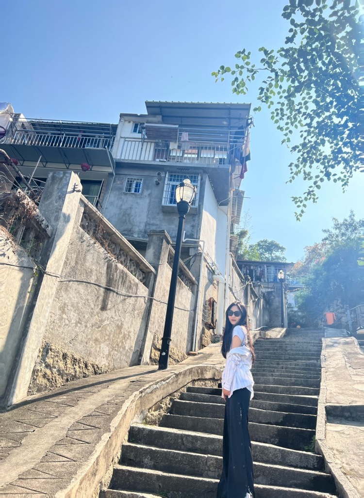 我是小皮-上海市·上海市·杨浦区--净身高165 体重114
🍐型身材!
喜欢穿拍拍摄🎬
PXX 🍑宝…衣服👔裤子👖裙子👗鞋子👟包包👜……都可以!!!!