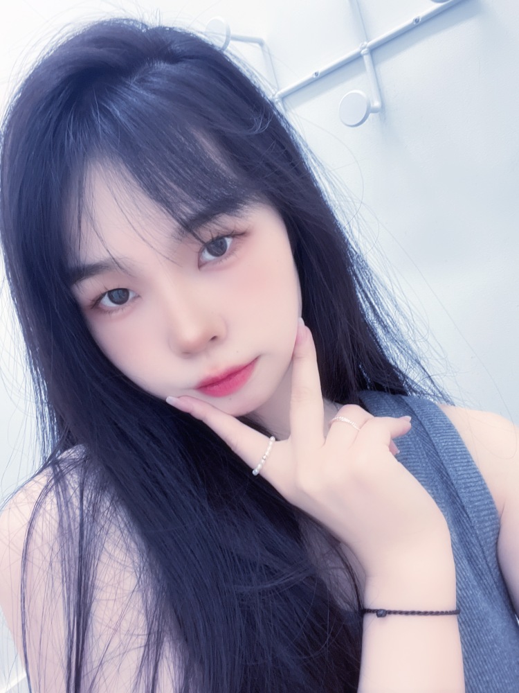 A倩儿小可爱💛-湖北省·武汉市·江夏区--身高165cm 体重90斤 
认真且上心 会拍照 会P图
可室内外拍 对镜拍