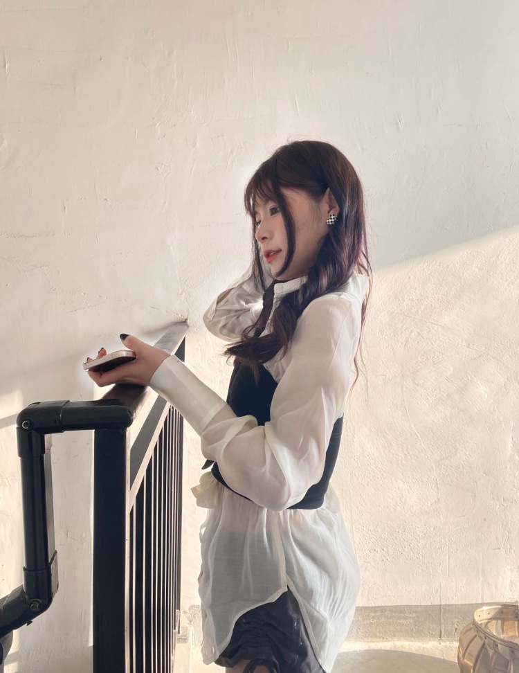 差点是个美女-浙江省·杭州市·余杭区-抖音，快手，某红薯-抖音粉丝2k+，快手3.9k➕，会拍照，会ps，会搭配
身高158体重94
认真负责，喜欢当天的事情当天完成，不会拖！ 且严格要求自己做事的质量，请看到的老板给个合作机会，有意向朝互联网发展