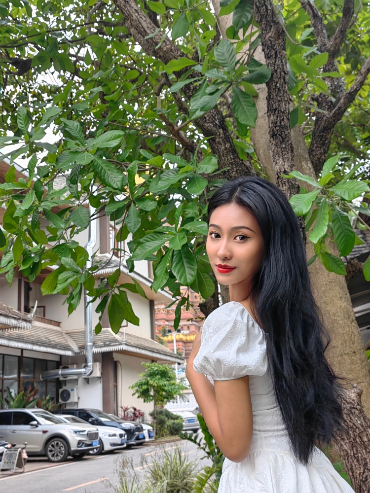 余念-云南省·西双版纳傣族自治州·景洪市-快手-接寄拍、🍑宝买家秀、小红薯推广、送拍、都可以！会p图，性格好，效率高，特长：拍照、舞蹈演员，谢谢！
