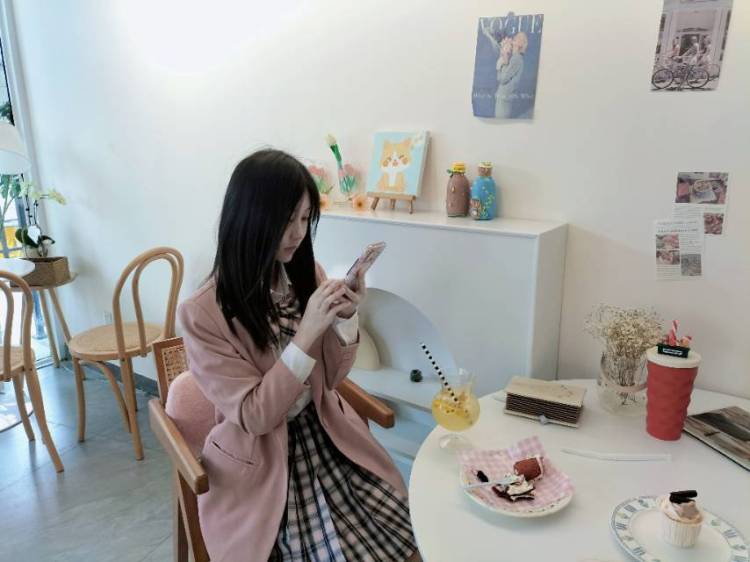 yeox.January.07-贵州省·黔西南布依族苗族自治州·望谟县-快手,某红薯-买家秀,寄拍,送拍,爱好拍照,会p图,可甜可辣,出图快,接化妆品 美瞳 衣服 鞋子
