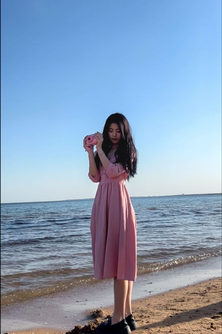 一个达不刘-河北省·沧州市·献县-抖音-服饰 美妆 包包，开箱测评都🉑️ ，喜欢化妆拍照身高168体重96斤 🧚‍♀️