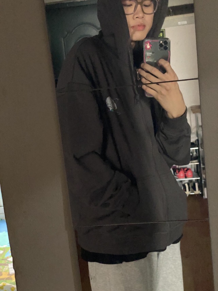 我想睡觉-河南省·洛阳市·涧西区-抖音某红薯快手-本人19，身高180体重60kg，接男装寄拍，买家秀，风格可多变，有摄影师，可快速完成，可长期合作