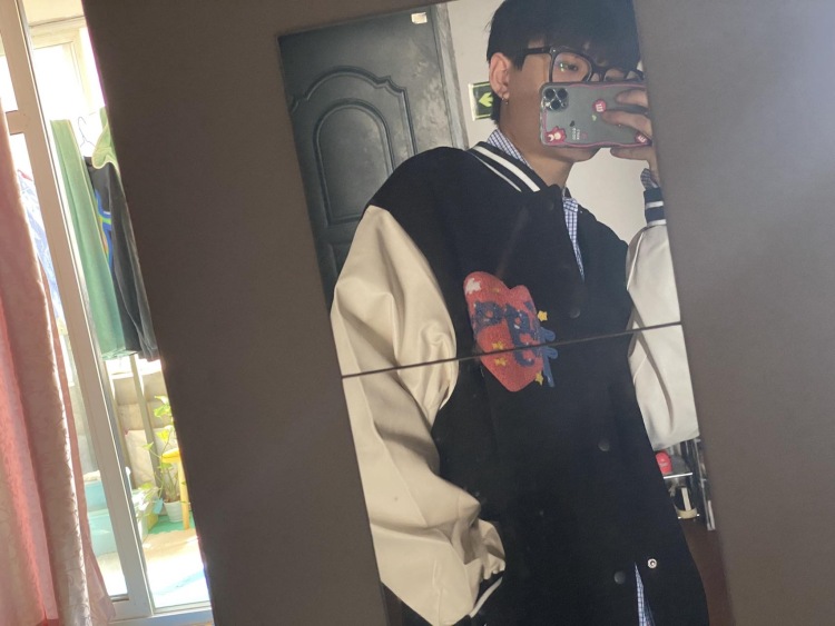 我想睡觉-河南省·洛阳市·涧西区-抖音某红薯快手-本人19，身高180体重60kg，接男装寄拍，买家秀，风格可多变，有摄影师，可快速完成，可长期合作