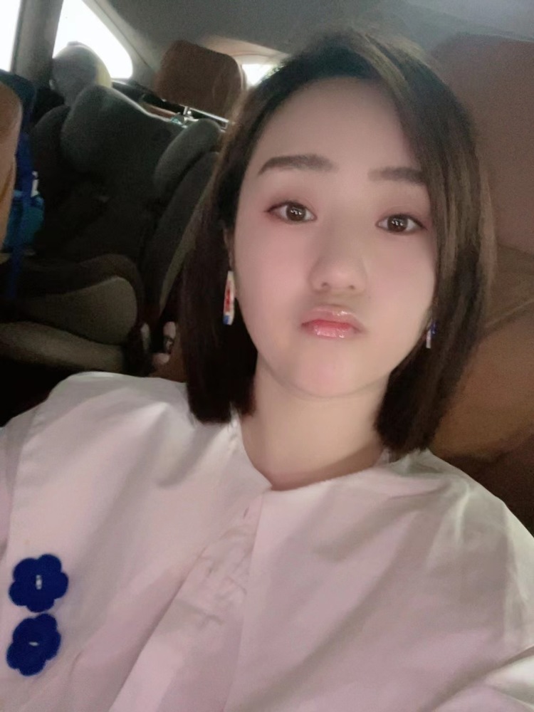 💫阿童目-重庆市·重庆市·渝中区--喜欢网购,网购经验丰富!喜欢拍照!会p图。空闲时间很多!形象还算可以!