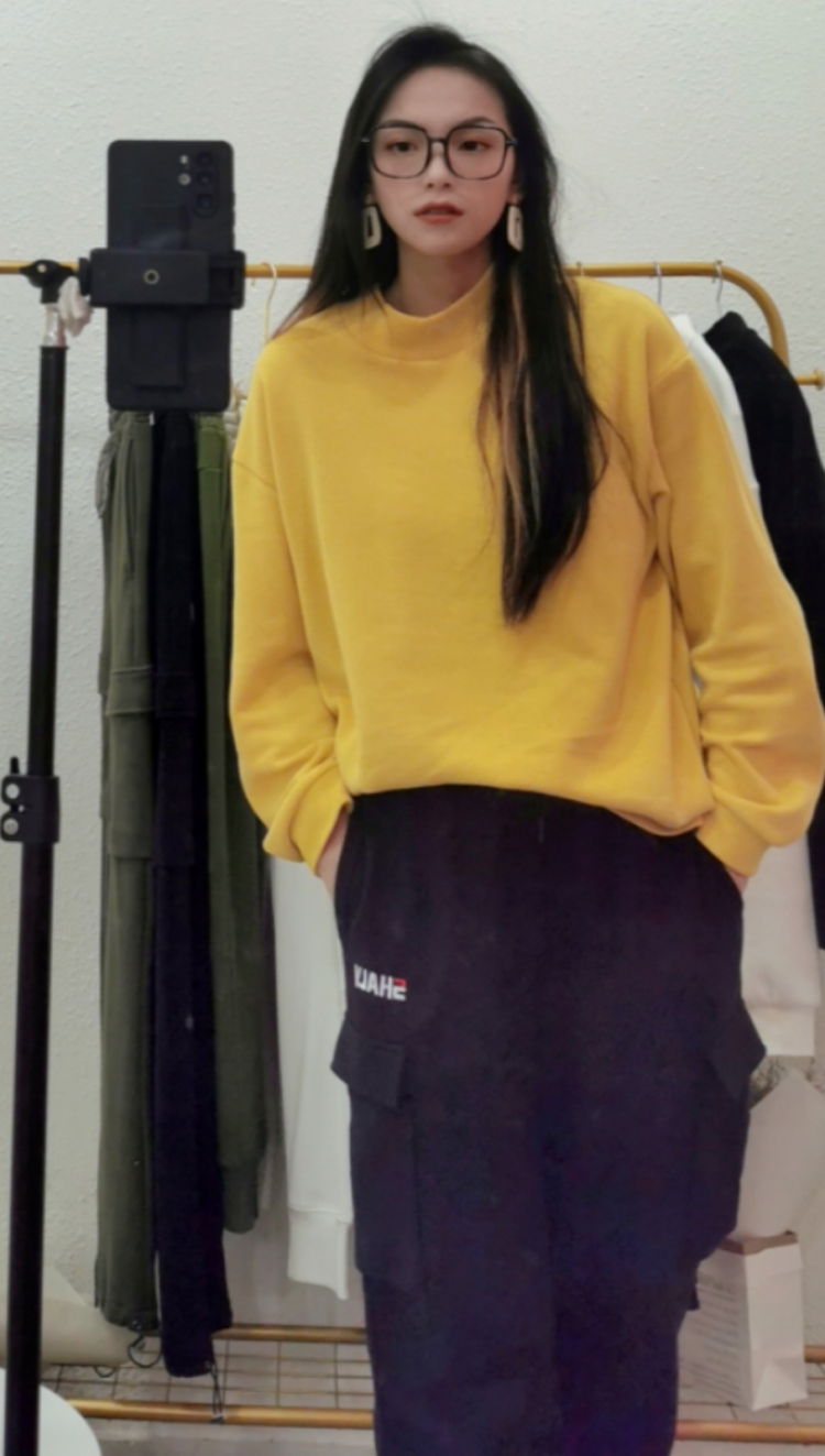 燕 子 🍃-广东省·广州市·白云区-抖音-身材165 体重125 三围90 78 90
女装xl号
做过微胖女装主播，也做过中性风，做过销售构造产品，面料，适合人群，
接单：买家秀 视频带货都行