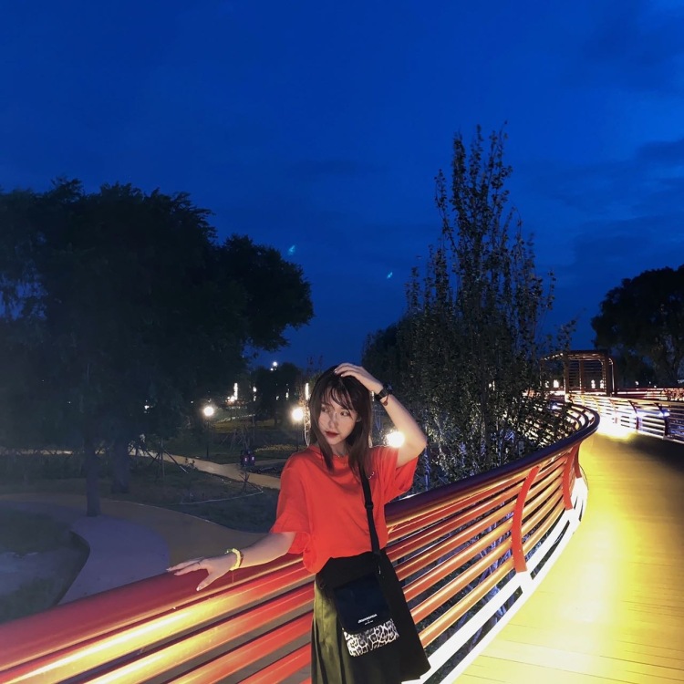井雨婷--黑龙江省·哈尔滨市·道里区--在校大学生👩🎓爱好摄影 📷拍照 可接推广 买家秀 小红薯🍠dy 快手 时间充裕 可接单哦 衣服饰品