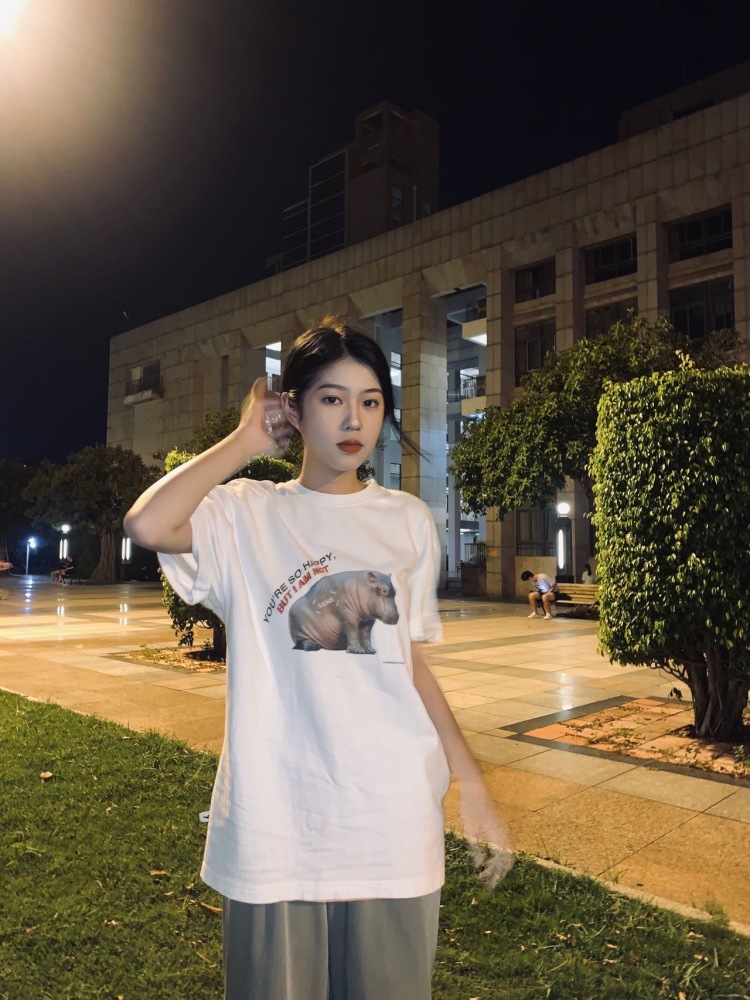 甜甜-福建省·漳州市·龙海市--风格多变 拍照好看 形象气质好
可接寄拍送拍（饰品 帽子 衣服 美瞳等
一些平台有浏览量和粉丝数
找我合作👍🏻