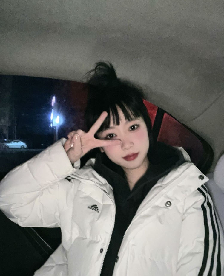 璐啦啦璐👧-吉林省·长春市·南关区-抖音 某红薯-接各种寄拍 服饰 首饰 鞋子 包包等 价格可议 身高160 体重50kg
