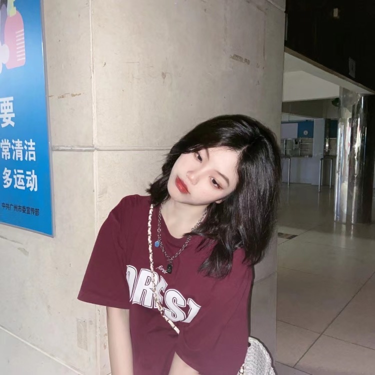 小郑-广东省·广州市·海珠区-抖音-接寄拍,🙋🏼♀️本人身高165cm体重55kg,在校学生,有充足的空闲时间,临近毕业,想找些事情干,👴🫵对网拍寄拍比较感兴趣,希望有人可找我合作哦🐷