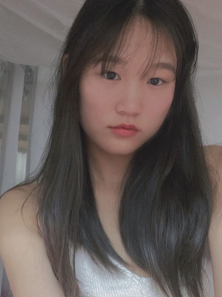 Zikw-广东省·广州市·增城区-快手-在校学生一名 身高174 接买家秀寄拍 平时喜欢拍照 有一定的审美 有镜头感