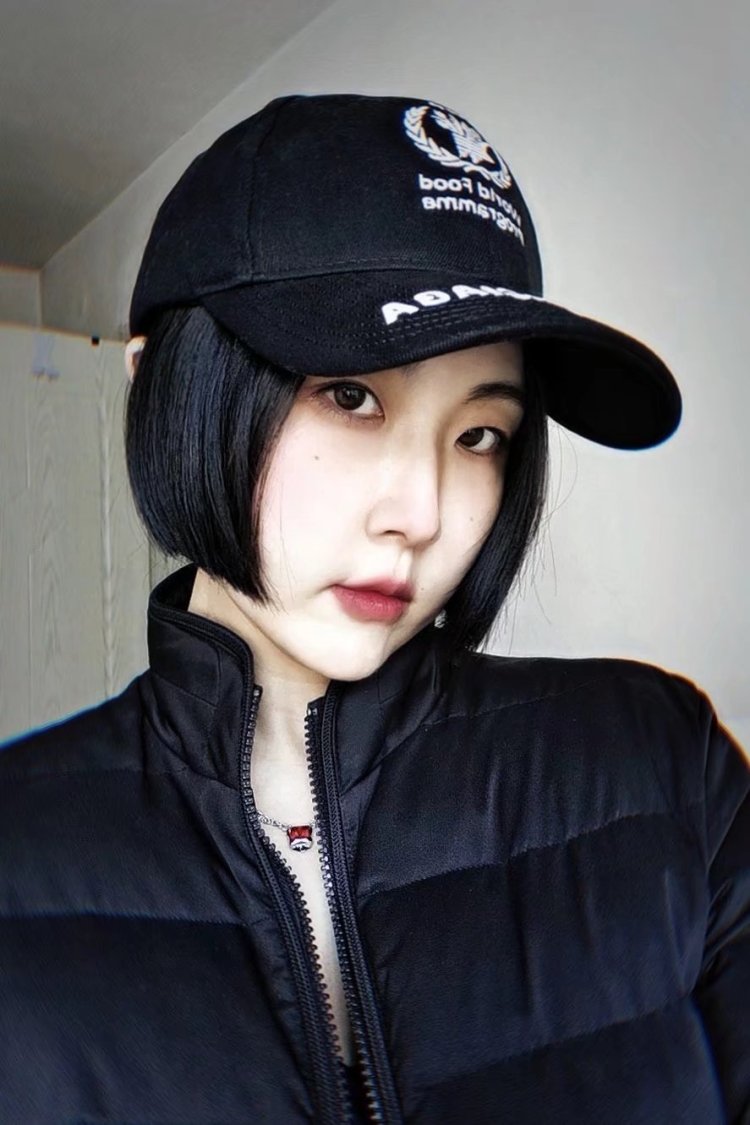 周太阳吖🌞-辽宁省·沈阳市·铁西区-抖音-接寄拍，本人自拍修图比较专业，抖音有1.4万分丝，教自拍修图。保质保量。承接服饰，美瞳等