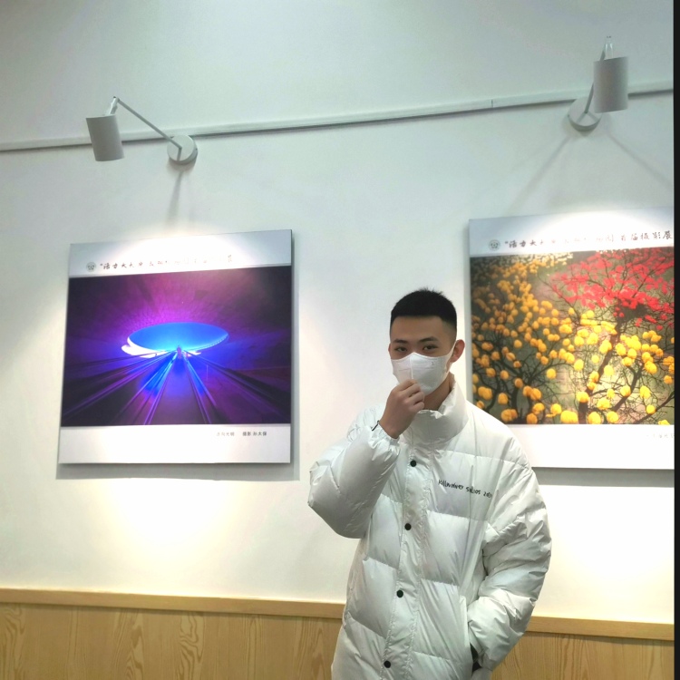 lose.-山西省·大同市·云冈区--适合做衣架身高178体重115男适合不同风格会剪辑会P图是新人但可以驾驭任何衣服可露脸