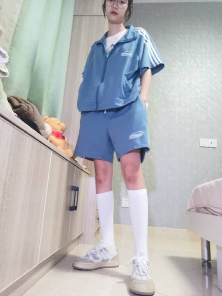 🍭🍭🍭-江苏省·苏州市·常熟市-抖音-165/90 20岁学生素人 疫情在家时间充裕积极出图,未封控可出门,抖音做开箱好物分享,试吃试用试穿
