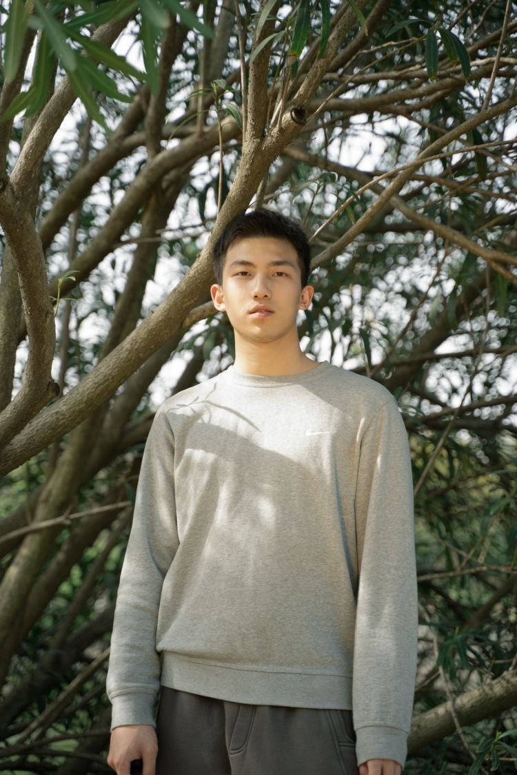 kim-浙江省·杭州市·江干区--我的特长是接服装寄拍,佣金不用很多.微博粉丝四千多,可以做产品推广.然后我的文笔好可以做美食测评,杭州城区可以做探店活动之类的,就是很希望有机会给我,我会好好做的