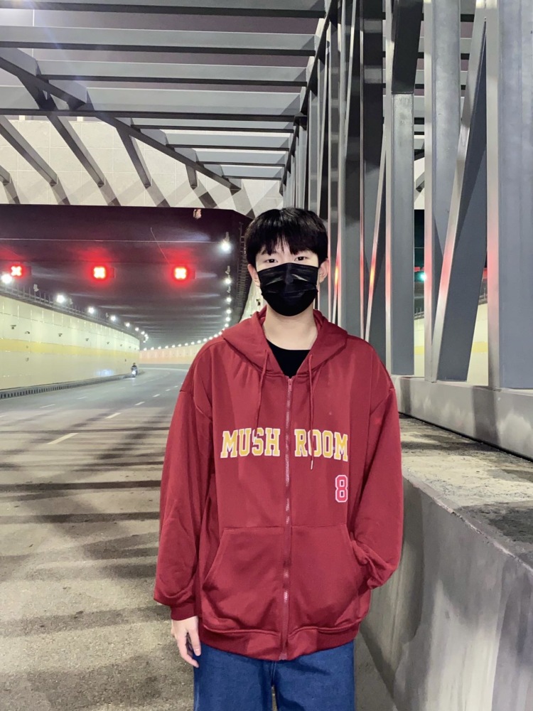 17-山西省·晋城市·城区--小恒一米五 抖音快手粉丝500+ 希望各位老板可以看看我 在校学生 身高185 体重150