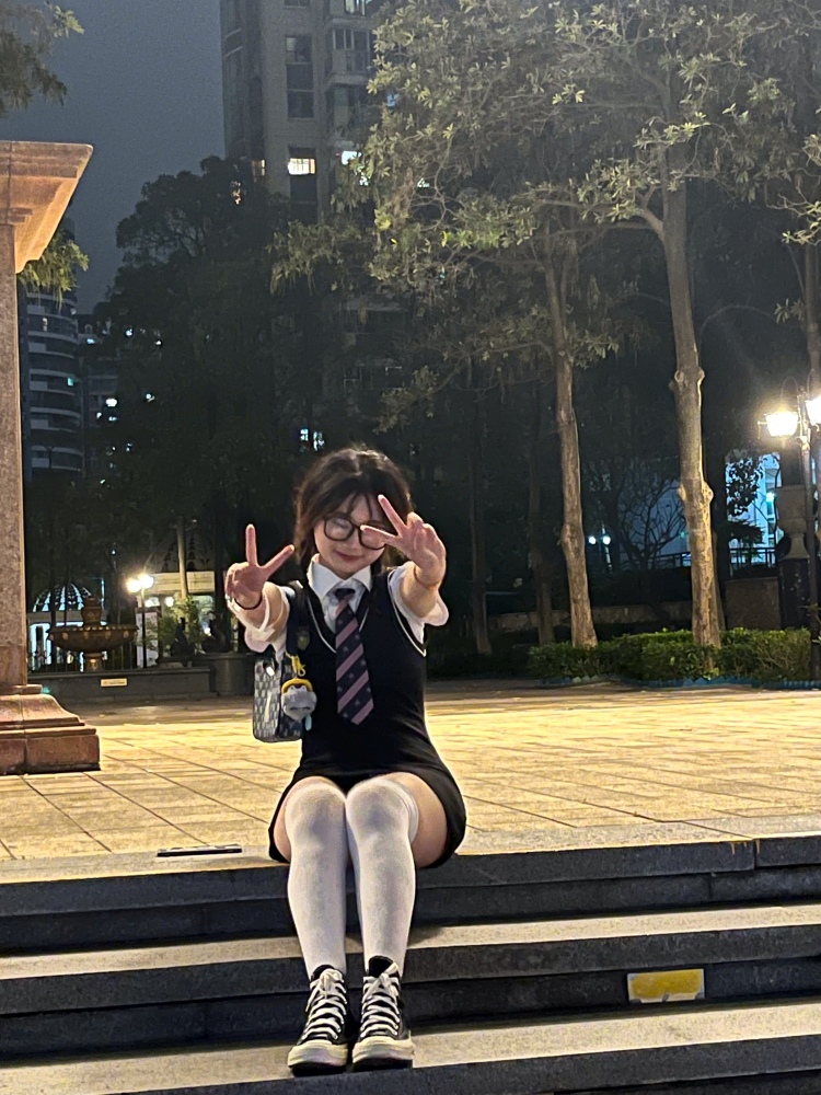 🐙T-T-广东省·汕头市·龙湖区--搞设计的,学生,身高166体重58kg,可根据需要减重,爱好广泛,接寄拍等,平面模特也可以,会p图,出图快,